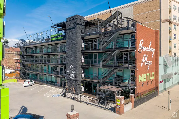 NVUS Brows & Skincare Picture 2