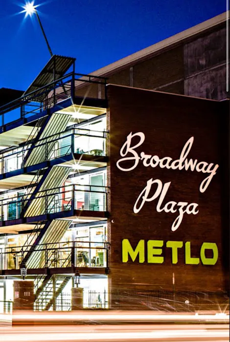 NVUS Brows & Skincare Picture 7