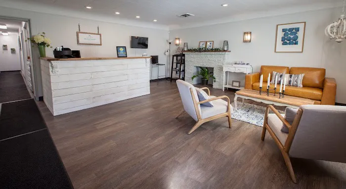 Natural Acne Clinic Picture 9