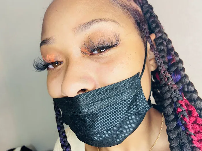 Glitz And Claws Picture 3