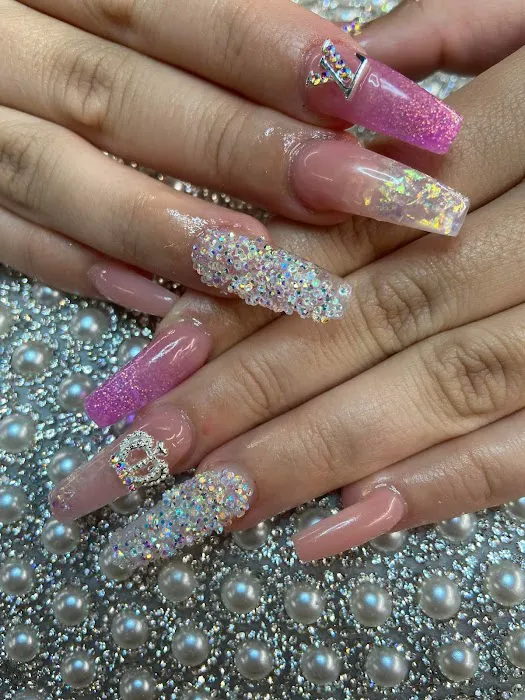 Glitz And Claws Picture 7