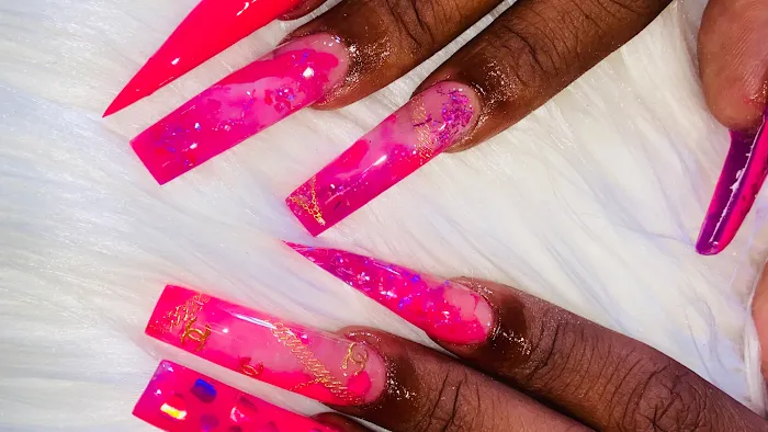 Glitz And Claws Picture 9