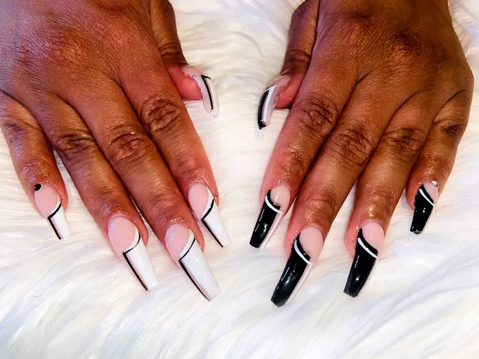 Glitz And Claws Picture 6