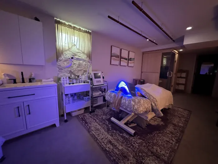 Health at Hand Bodywork + Esthetics Picture 3