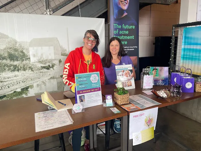 Health at Hand Bodywork + Esthetics Picture 9