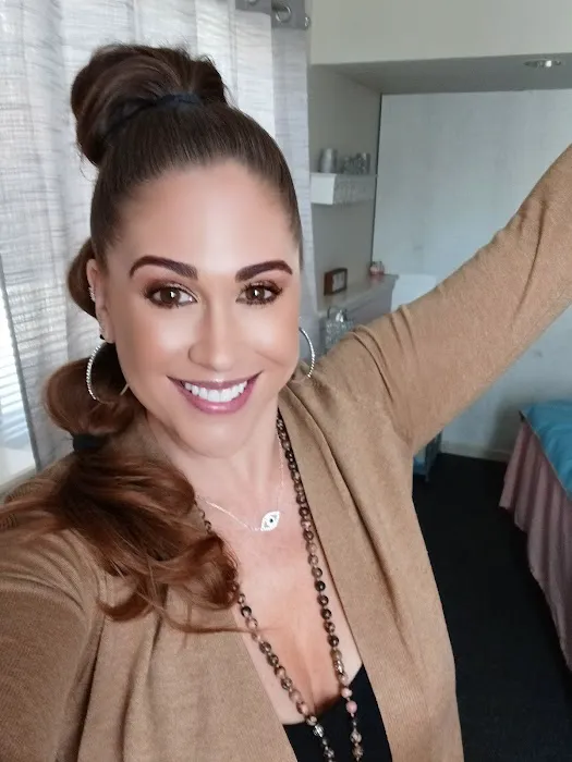 Queen B Esthetics Picture 7