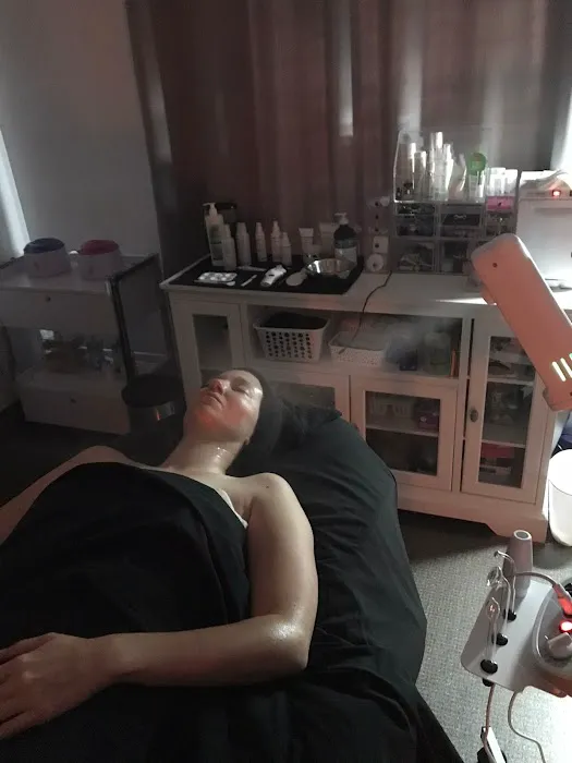 Divine Beauty and Style Picture 2