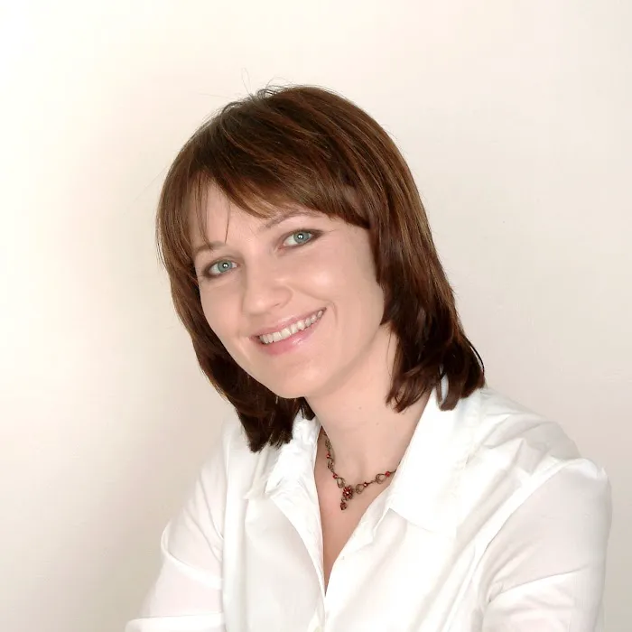 Julia March Skin Care, LLC Picture 2