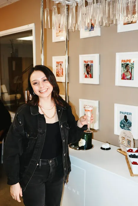 SKIN WITH LYSS Picture 2