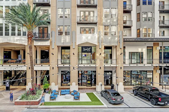 SkinCeuticals SkinLab by Dr. Roth – Houston Picture 9