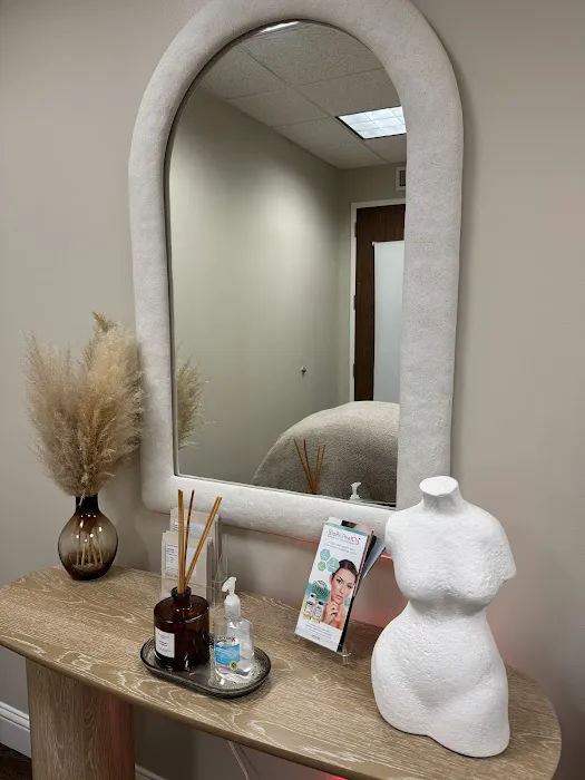 Flawless Skin and Lashes Picture 4