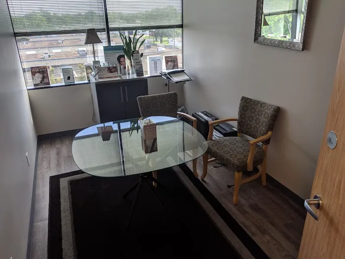 Dr. W Dermatology Picture 2