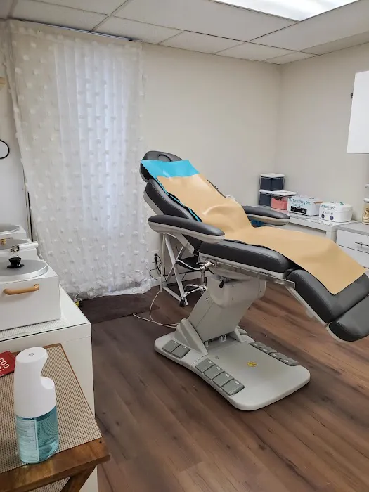 THE FANCY PANTY HUT, LLC Picture 10