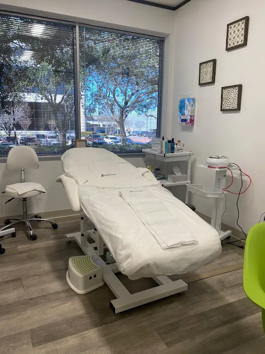 BioAge by Dra. Varinka Picture 8