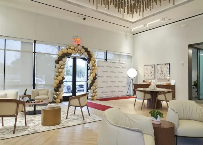 Elizabeth Nelson Picture 1