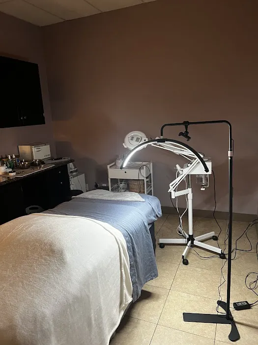 Glow Artistry Picture 1