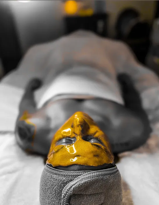 The Tan & Wax Chick Beauty Bar-Esthetician, Facial, Brazilian Picture 6