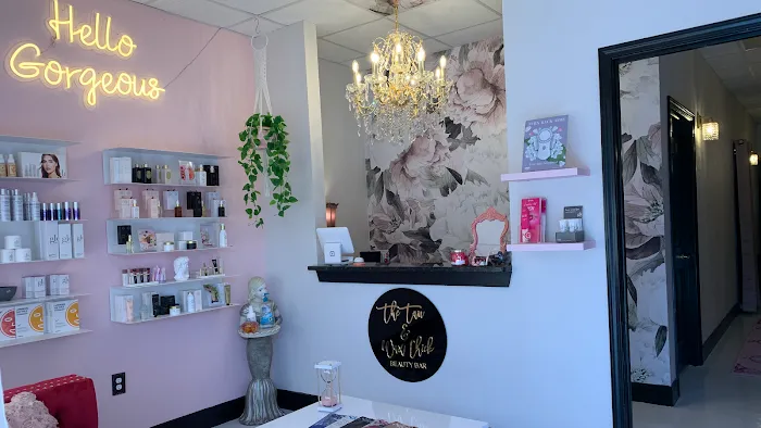 The Tan & Wax Chick Beauty Bar-Esthetician, Facial, Brazilian Picture 8