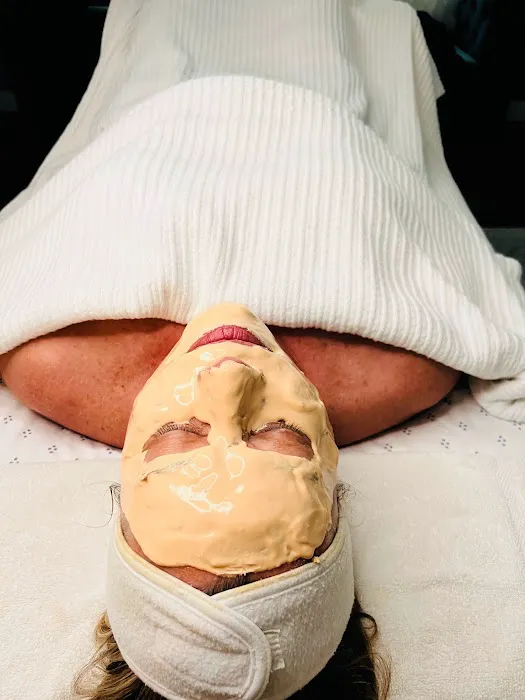 6 Senses Dermacare & Massage Picture 1