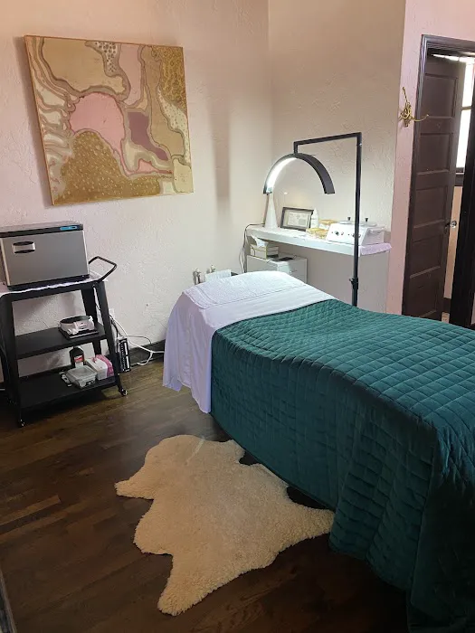 Invoke Skin Clinique Picture 3