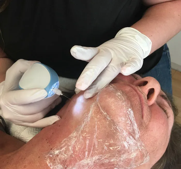 Dermaluxe Skin Studio Picture 7