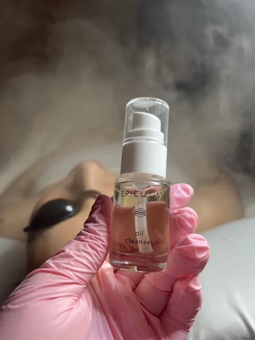 Aesthetically Alejandra Picture 3