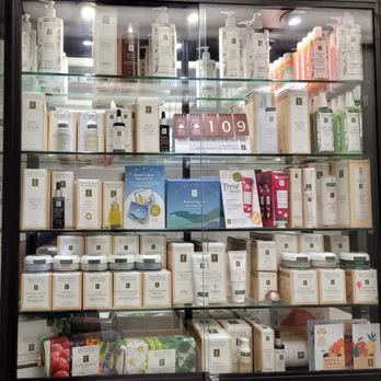 Calming Waters Organic Facials by Karen Picture 6