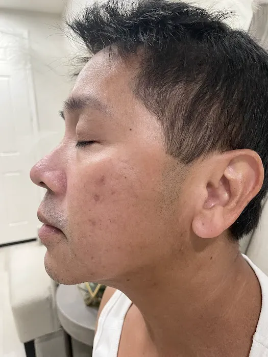 Phure Beauty - Wellness Skin Bar Picture 3