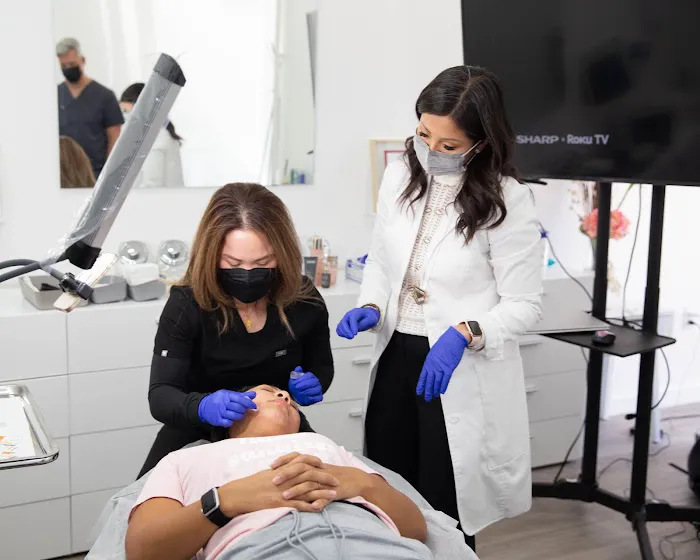 Phure Beauty - Wellness Skin Bar Picture 2