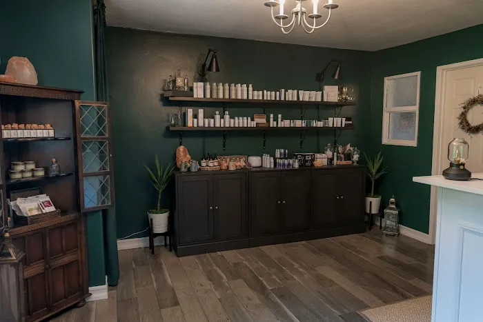 Hand and Hollow Skincare Picture 6