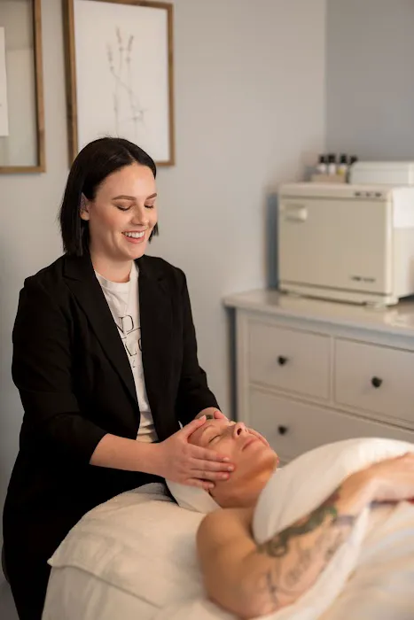 Hand and Hollow Skincare Picture 1