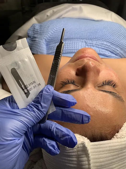 Glow Skintique Picture 2