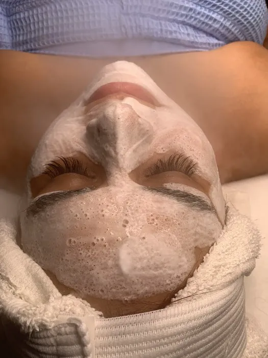 Glow Skintique Picture 3