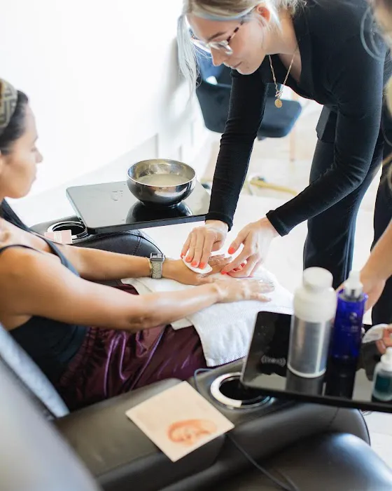 LeClairé Skincare Picture 8