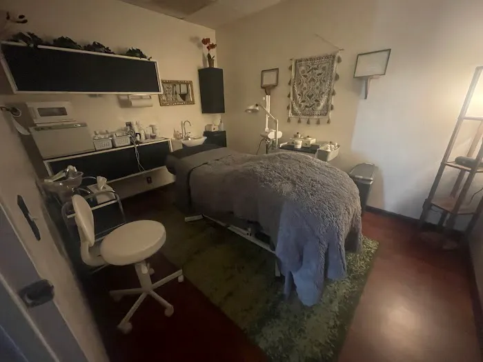 Aquarius Skin and Body Picture 1