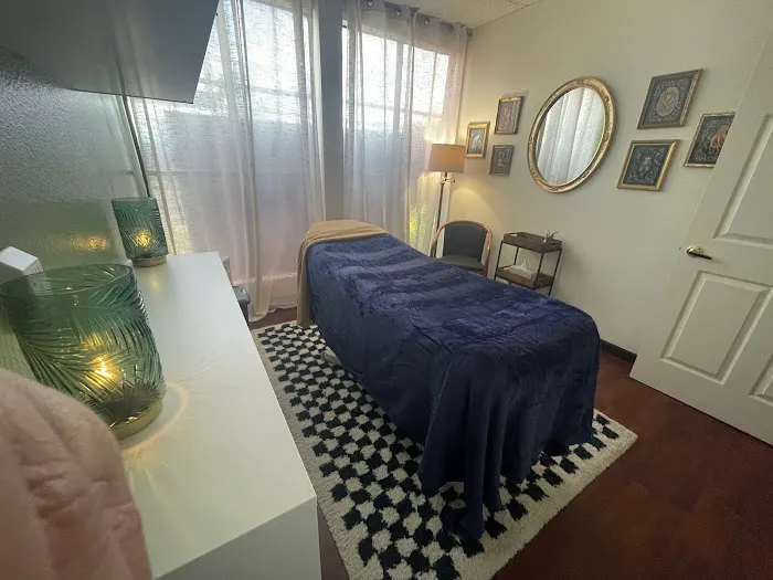 Aquarius Skin and Body Picture 4