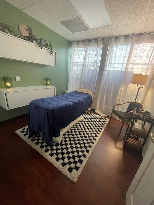 Aquarius Skin and Body Picture 3