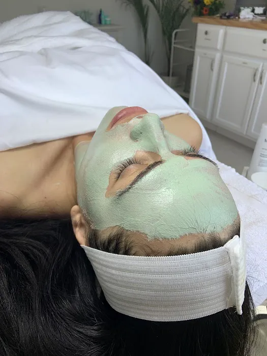 Renew Skinn Studio Picture 1