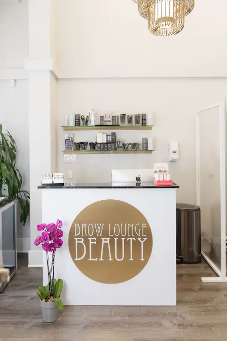 Brow Lounge Picture 2
