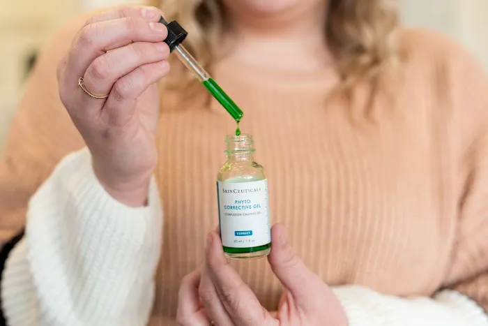 Brow Lounge Picture 9