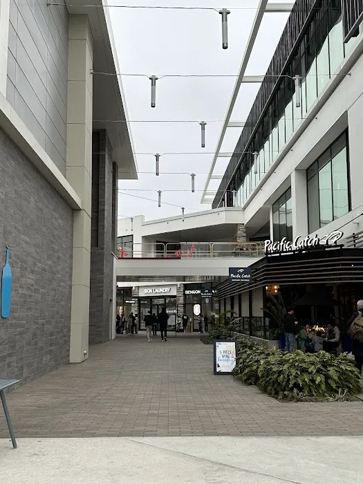 Skin Laundry - La Jolla UTC Picture 2