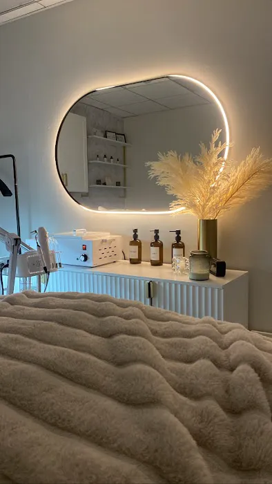 WEST & GOLDN AESTHETICS Picture 5