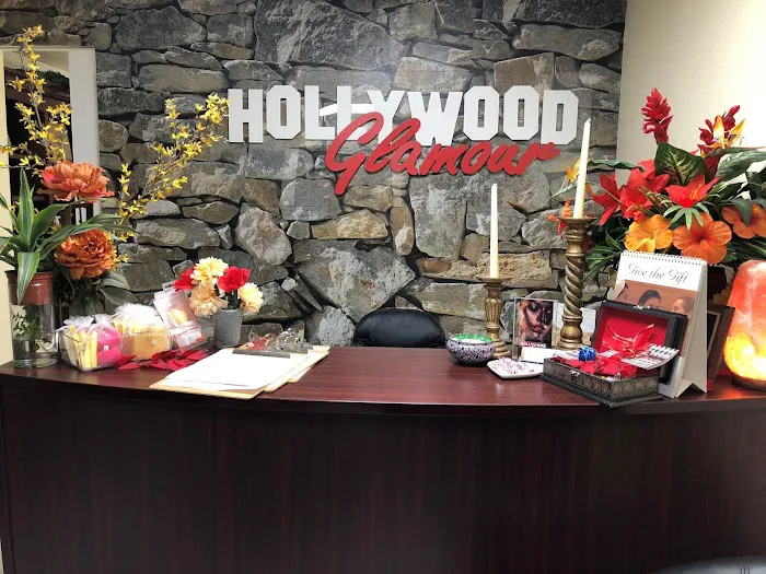 Hollywood Glamour Picture 3