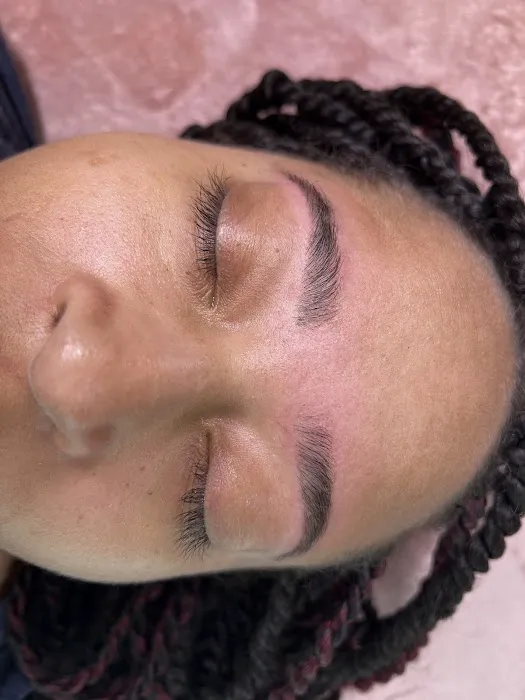 Her beauty studio Picture 2