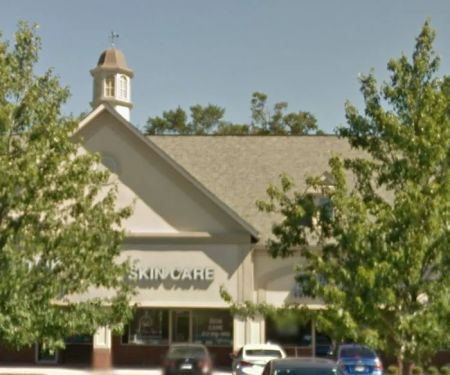 Jamia Hoffman, Esthetician