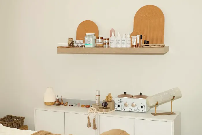 Holistic Wellbeings - Skin Spa & Massage Clinic Picture 4