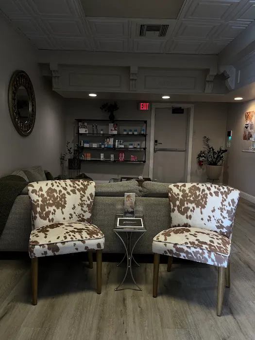 Skin Lounge Picture 9