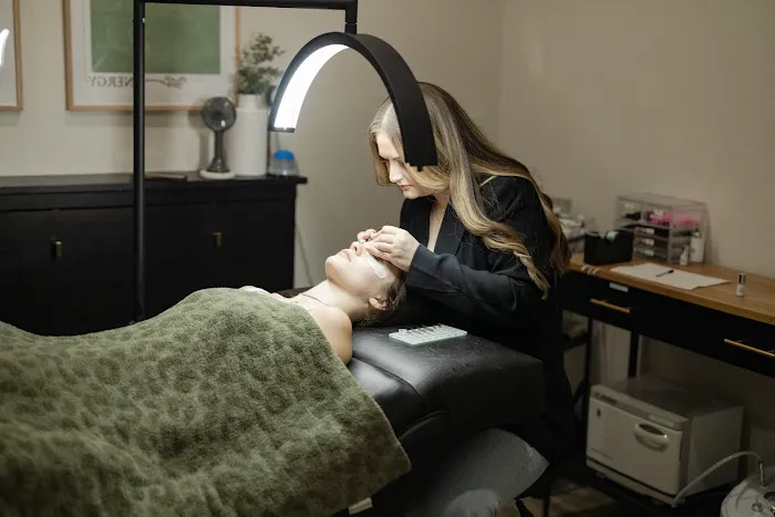 Emily DaSilva Luxury Esthetics Picture 1