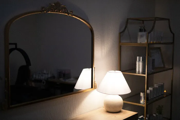 Emily DaSilva Luxury Esthetics Picture 8