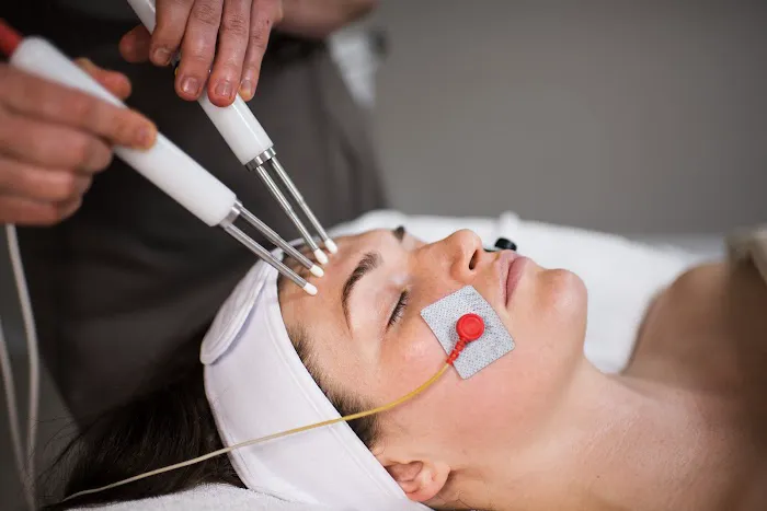 Skin Code Clinic Picture 9